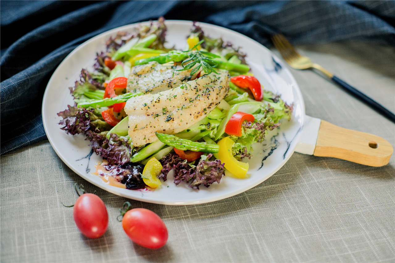 世界人形机器人运动会首金诞生,夺冠参赛者称机器人“老当益壮”