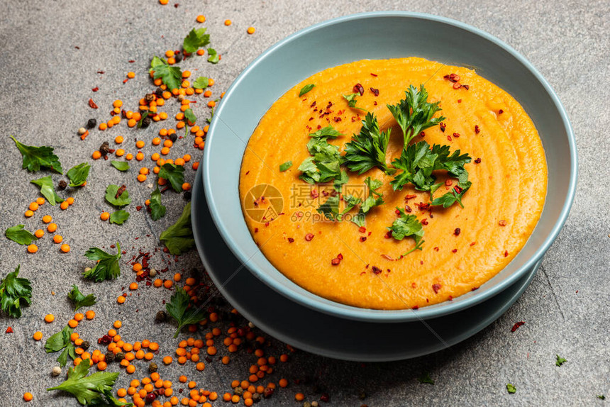 AI云计算的崛起！市场是否低估了微软(MSFT.US)的压力和亚马逊(AMZN.US)的潜力？